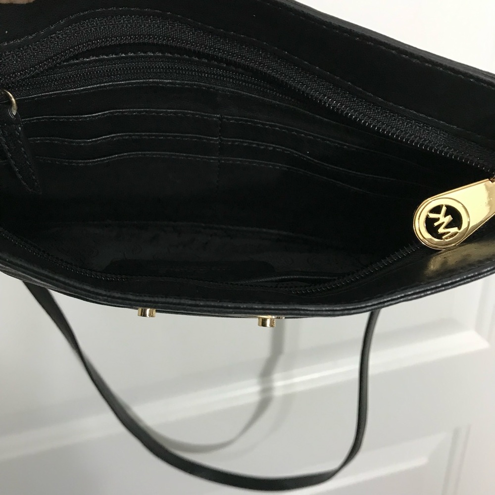 Michael Kors Webster Black Leather Ruched Shoulder Clutch Bag EUC - Picture 4 of 8